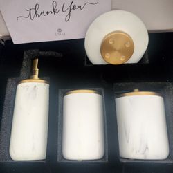 New In Box Bathroom Set ,$10