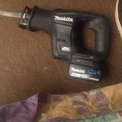 Makita XRJ07