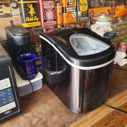 Small Frigidaire ice machine