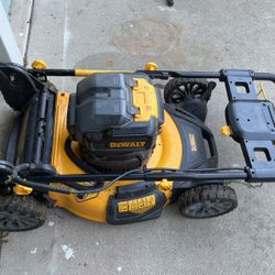 Dewalt 2 X 20v Max Brushless Grass Cutting Lawnmower 