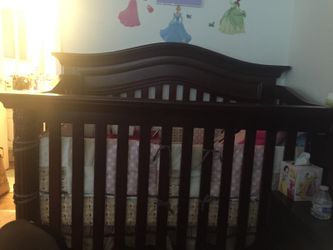 Crib 4 in 1 convertible