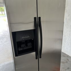 Whirlpool Fridge With Icemaker 