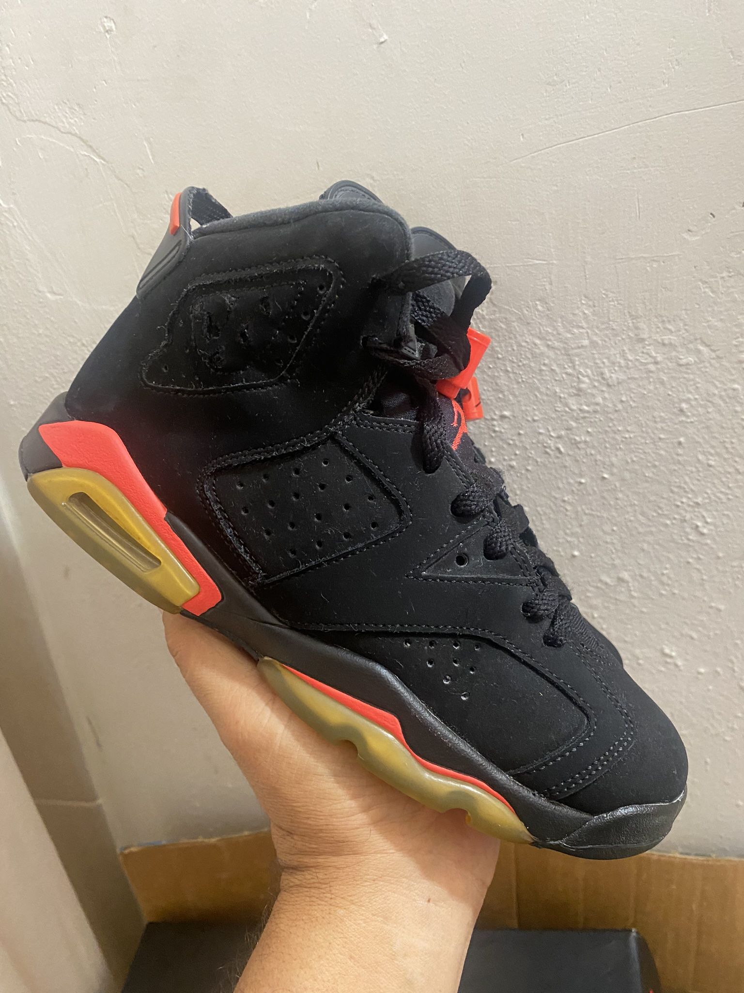 Air Jordan 6 Retro black infrared 2019 GS size 6 Y