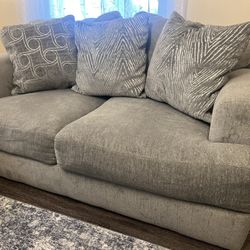 Sofa & Loveseat 