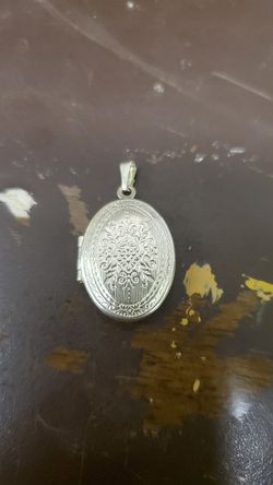 925 Sterling Silver Vintage AVON Locket Necklace