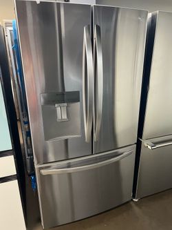 OPEN BOX LG FRENCH STYLE STAINLESS STEEL REFRIGERATOR