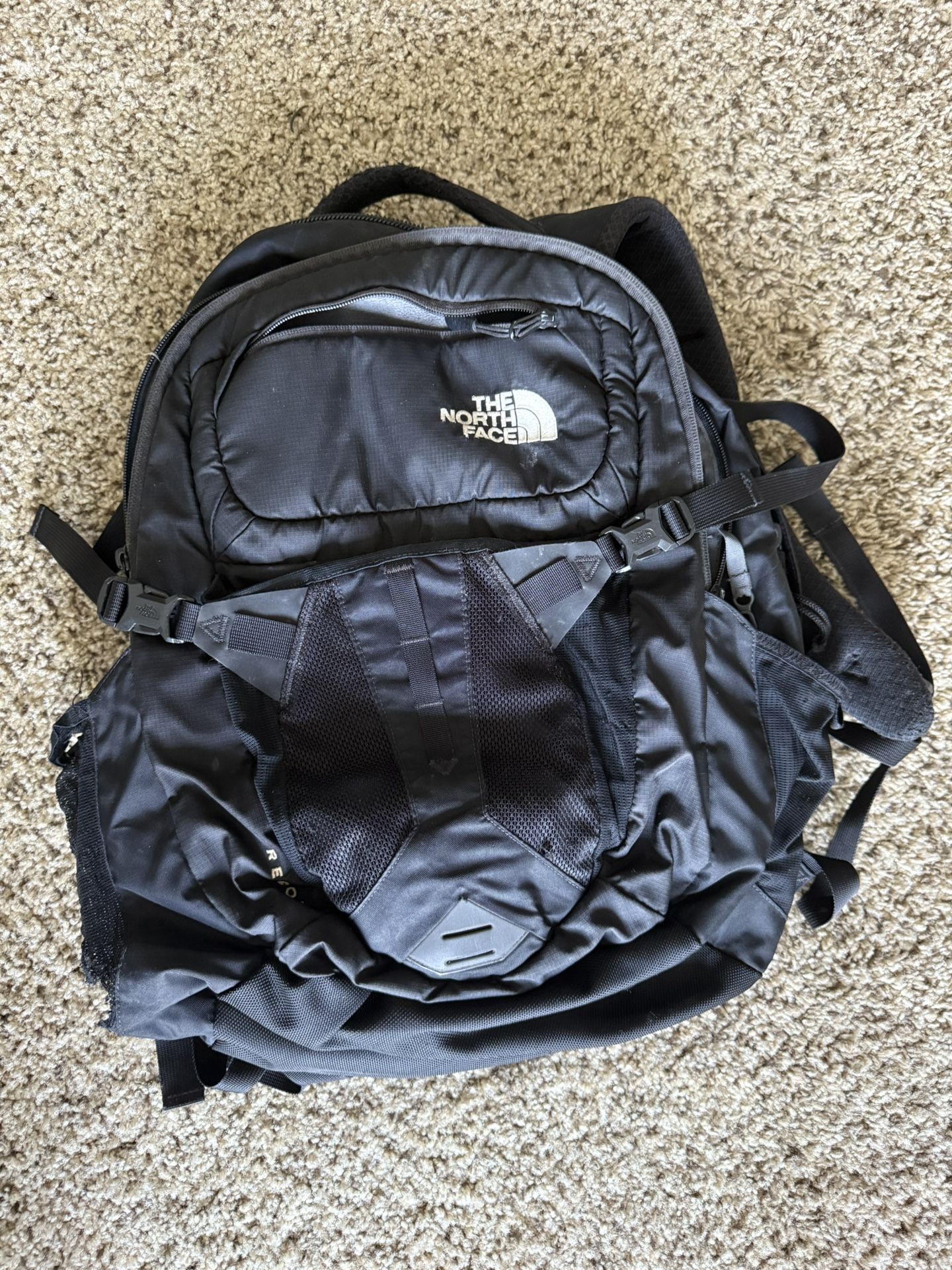 Black North Face Recon Backpack