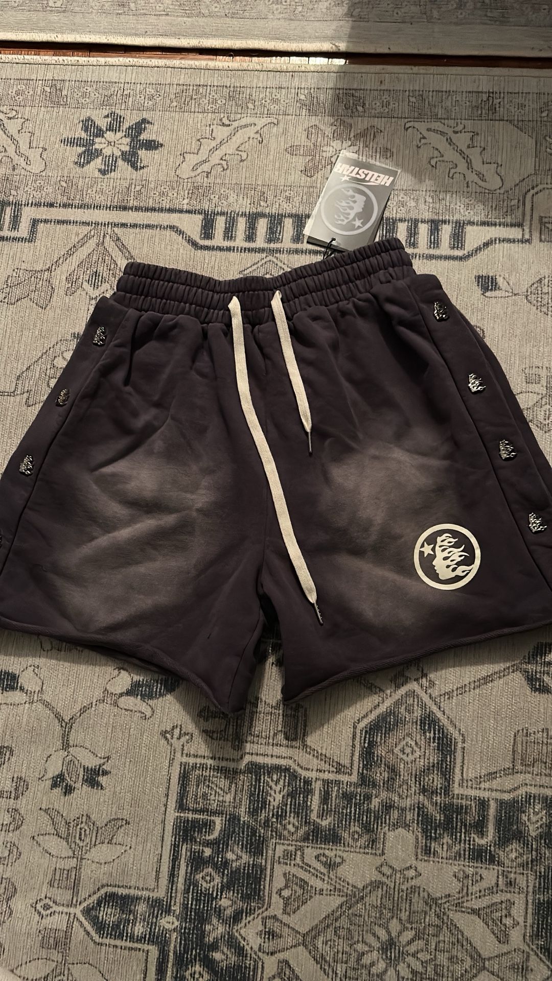hellstar snap shorts size large