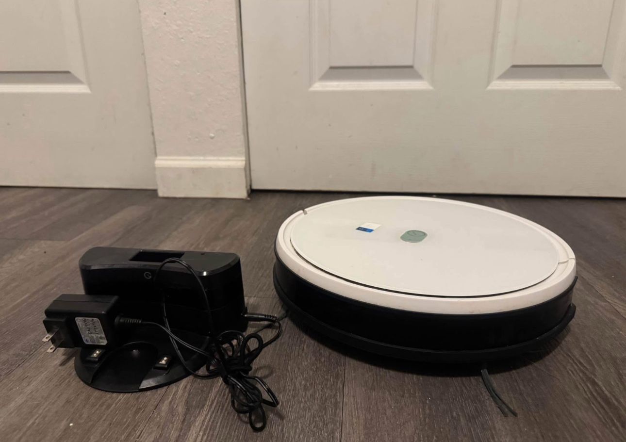 Yeedi Smart Vacuum + Charging Base