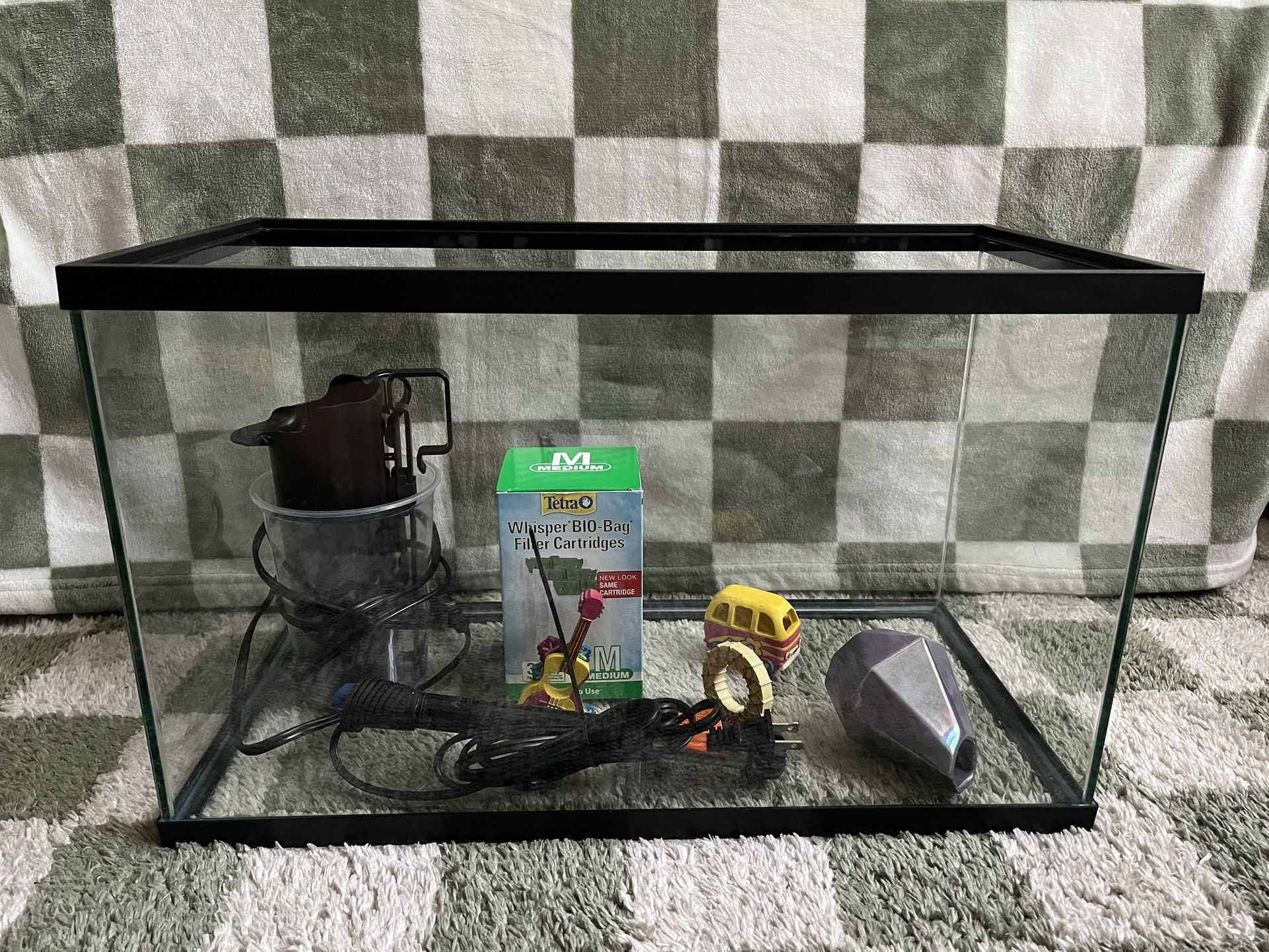 10 GALLON FISH TANK + SUPPLIES