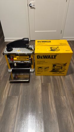 DEWALT 15 Amp Corded 12.5 in. Bench Planer