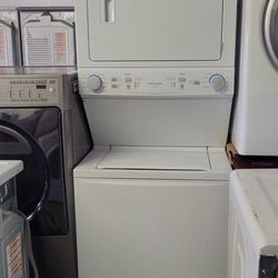 Combo Frigidaire Washer And Gas Dryer 