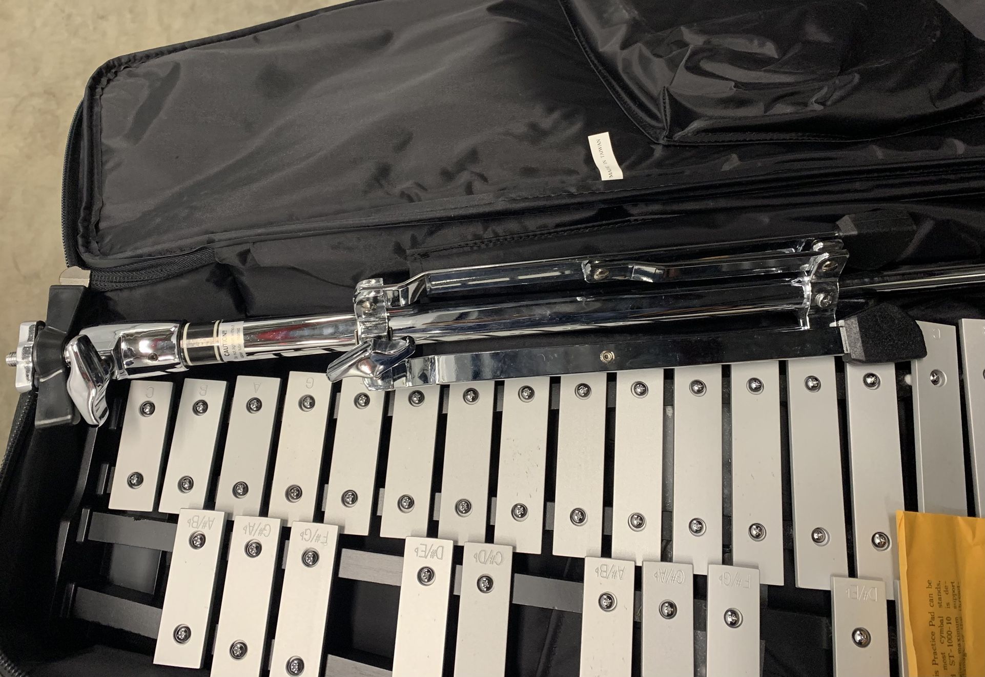 Pearl Xylophone Bell Kit With Drum Sticks Stand Carrying Case and Practice Pad