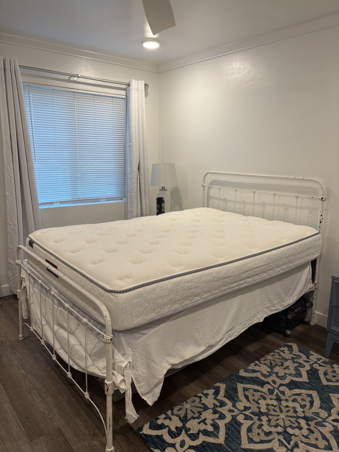 Full size bed with box spring