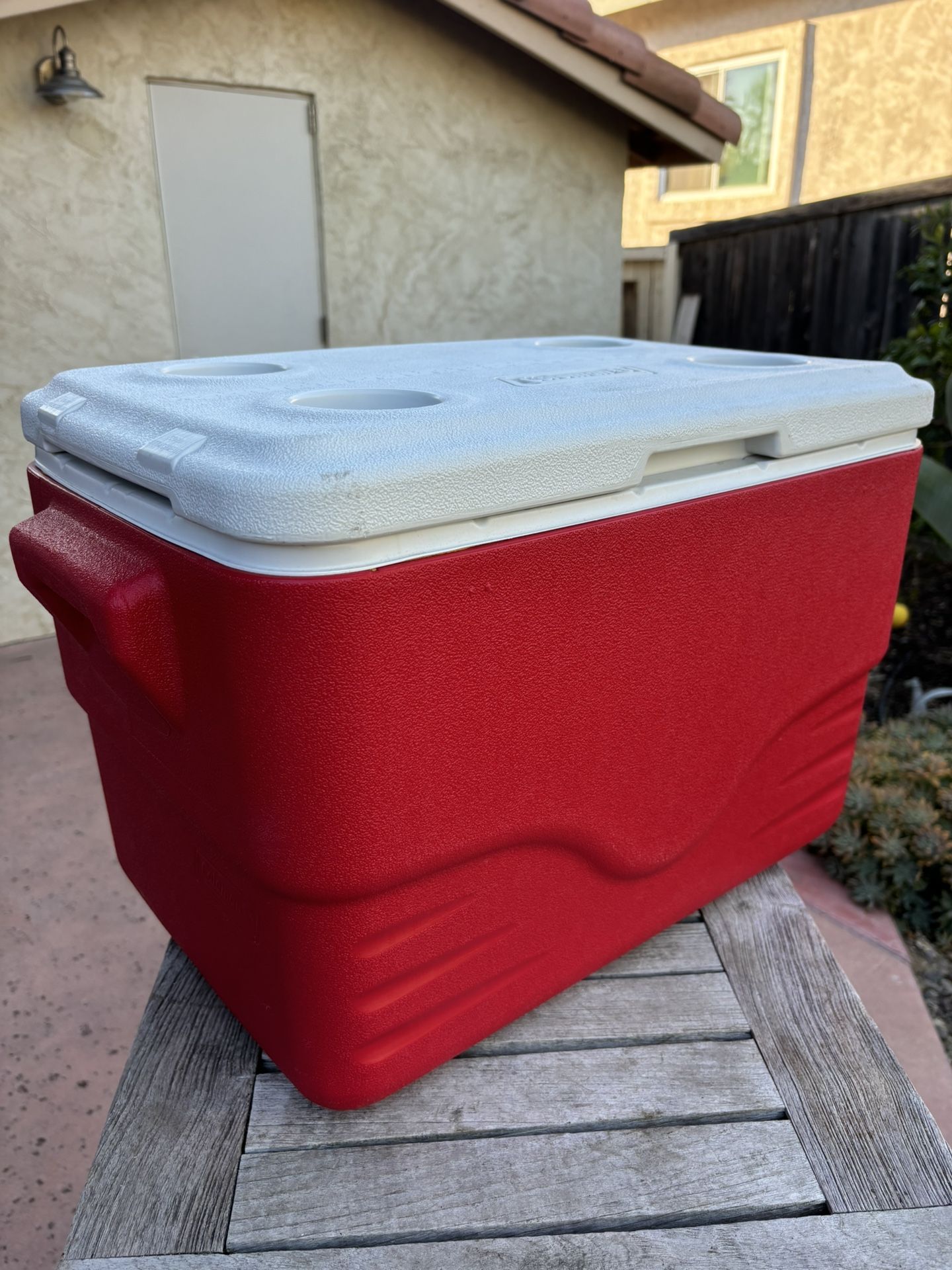 Coleman Ice Cooler 36 Quarts Clean