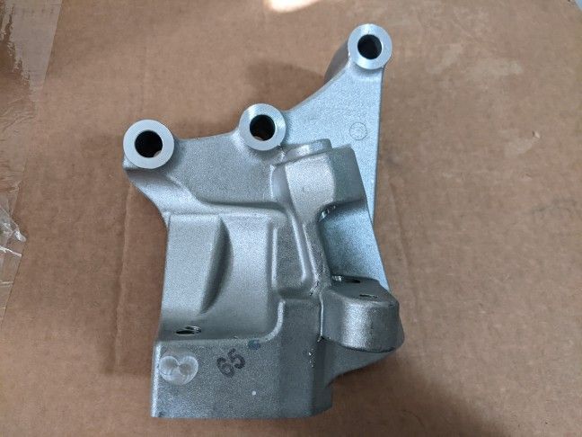 Brand New OEM Transmission Mount Bracket, 2012-2014 200/Avenger, Part #6-eight-08-2852AB