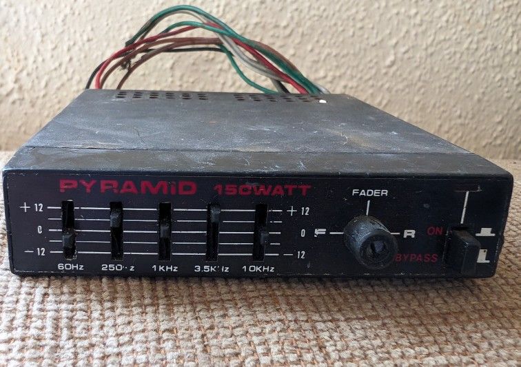 Baby Pyramid SE301 with 150 Watt, 5 band, approx 4 1/4" across