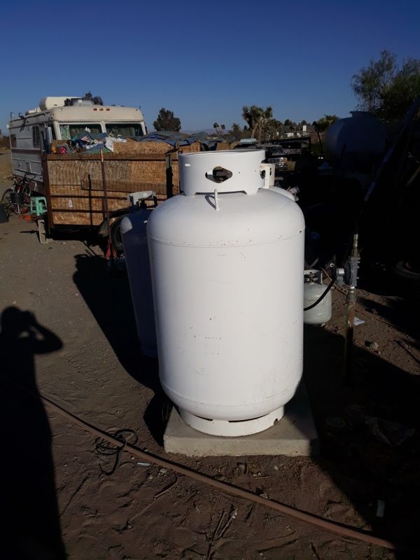 100 gallon propane tank for Sale in Pinon Hills, CA OfferUp