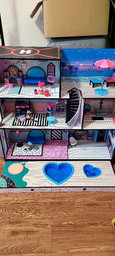 LoL Surprise Dollhouse, Furniture And Dolls Included 