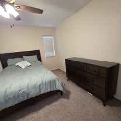 Queen Bedroom Set (2 Piece)