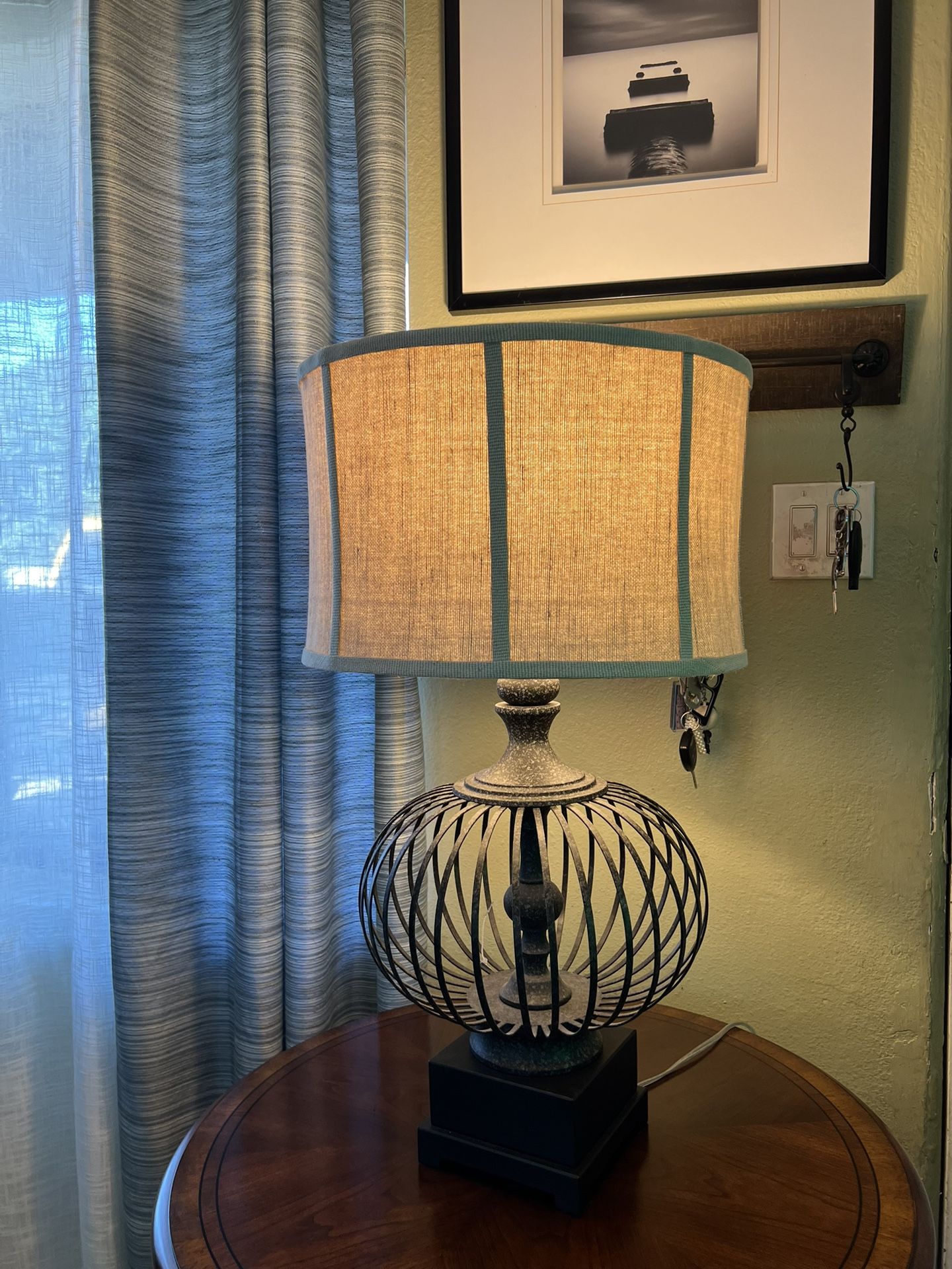 LIPIONI RUSTIC BLACK LAMP Rustic Black Metal Matte (D16x16”H28.5”)