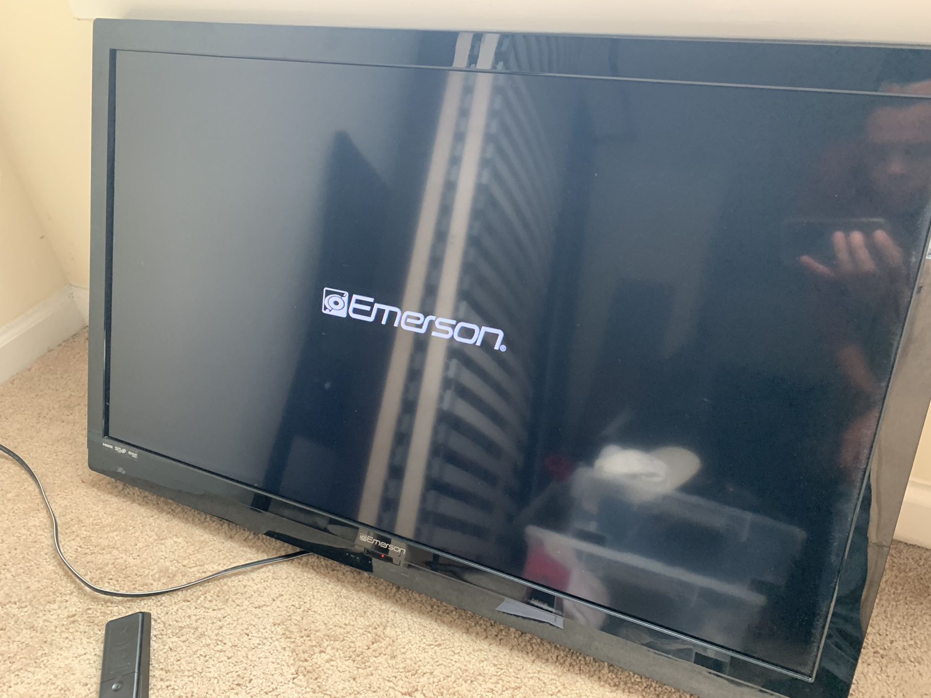 Emerson 39 inch TV for sale