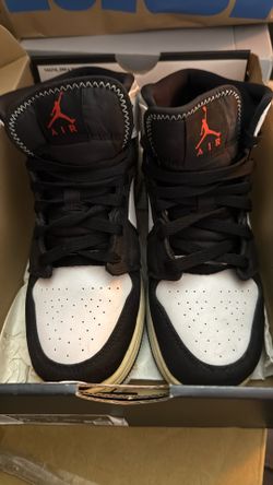 Jordan 1 Mid SE