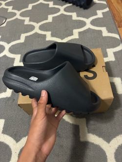 Black Yeezy Slides Sz 8