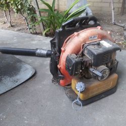 Gas leaf blower