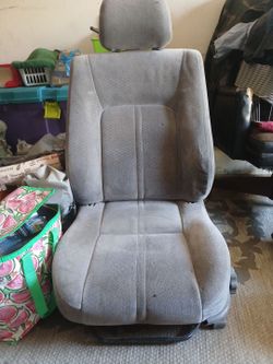 Both front seats of Toyota camry