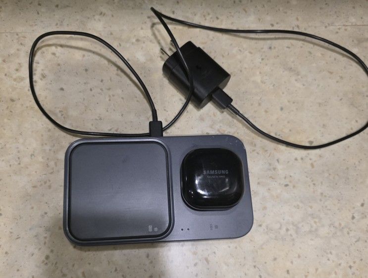 SAMSUNG EARBUDS & DUAL CHARGER (Android)