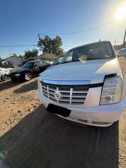 2008 Cadillac Escalade 6.2L Automatic Transmission FOR PARTS ONLY!!