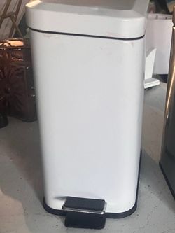 White Metal Step Trash Can