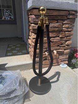 Red Carpet Crowd Control Barrier. 6 poles, 6 black velvet ropes.  Brand new