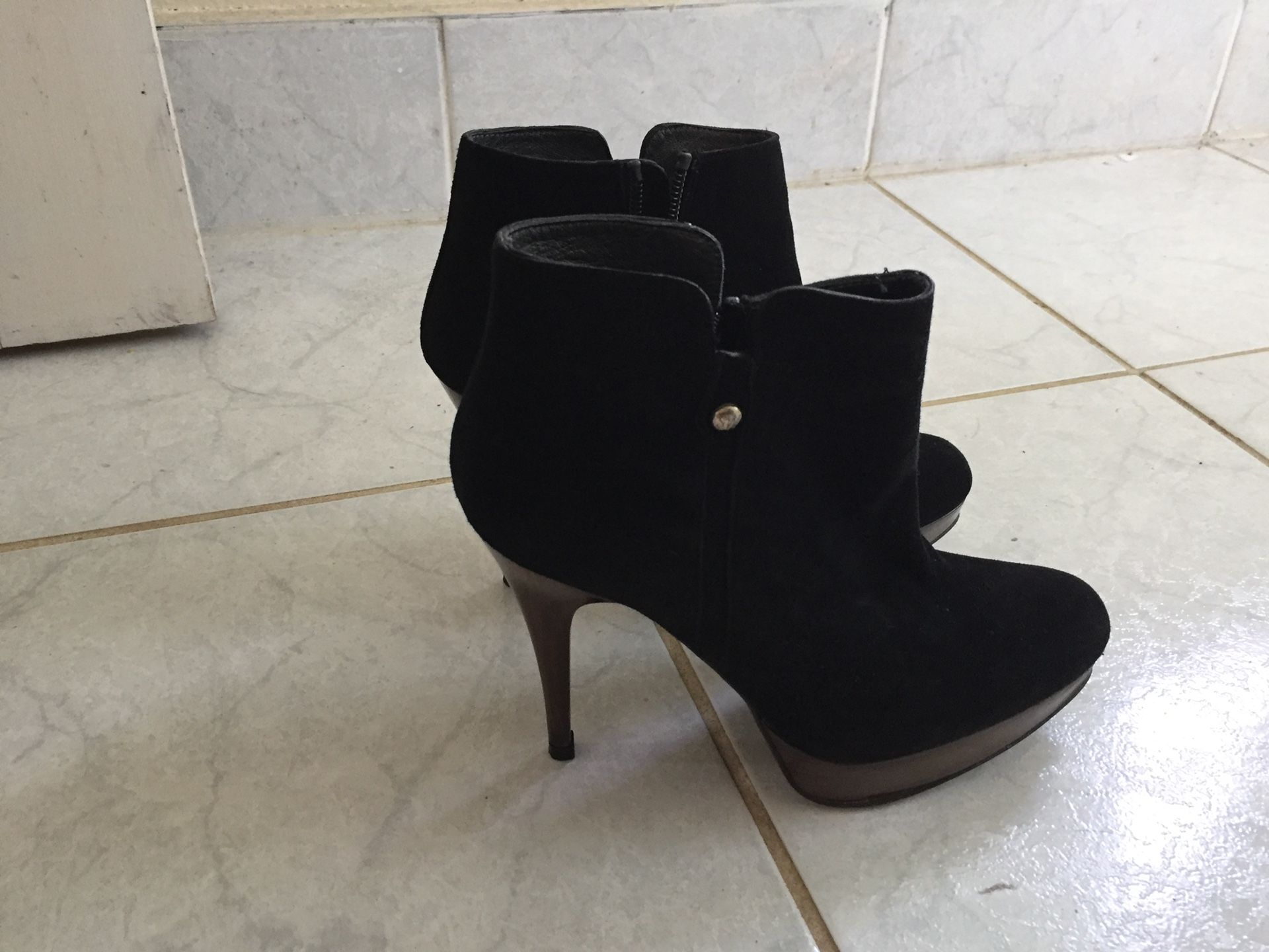 Stuart Weitzman Suede Bootie Size 5