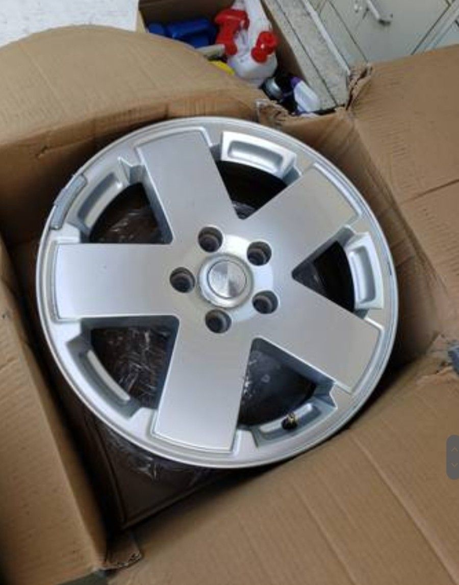 5x JEEP aluminum alloy rims 18's w/ 5x5 pattern 9076