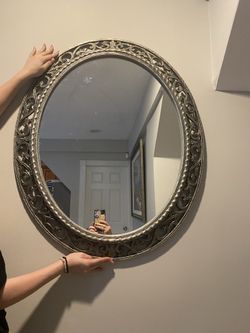 Ovall Mirror