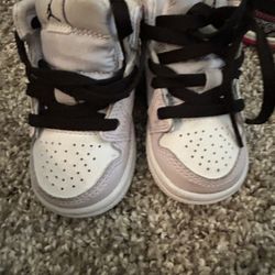 Baby Jordan 1 Size 3