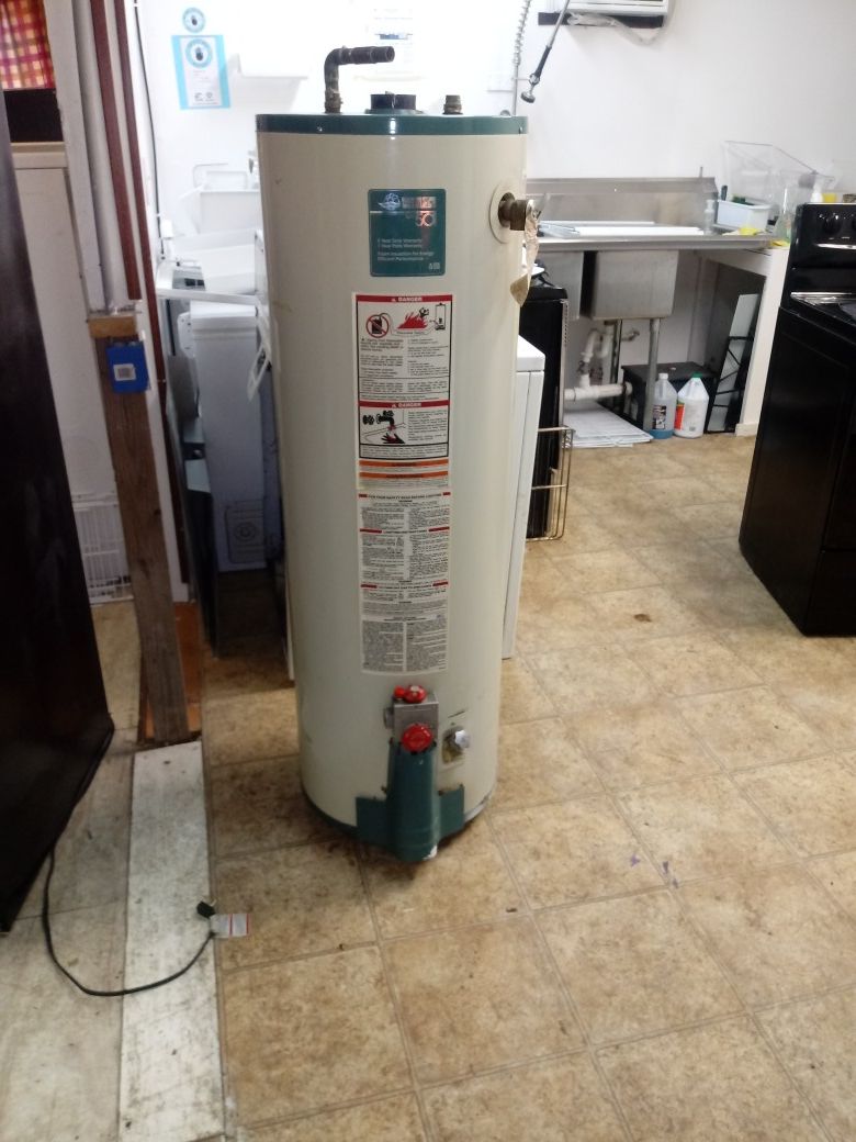 40 gallon hot water tank gas