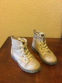Girls boots size 11c