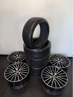 Mercedes Benz S500 21in. AMG OEM rims w/Tires.