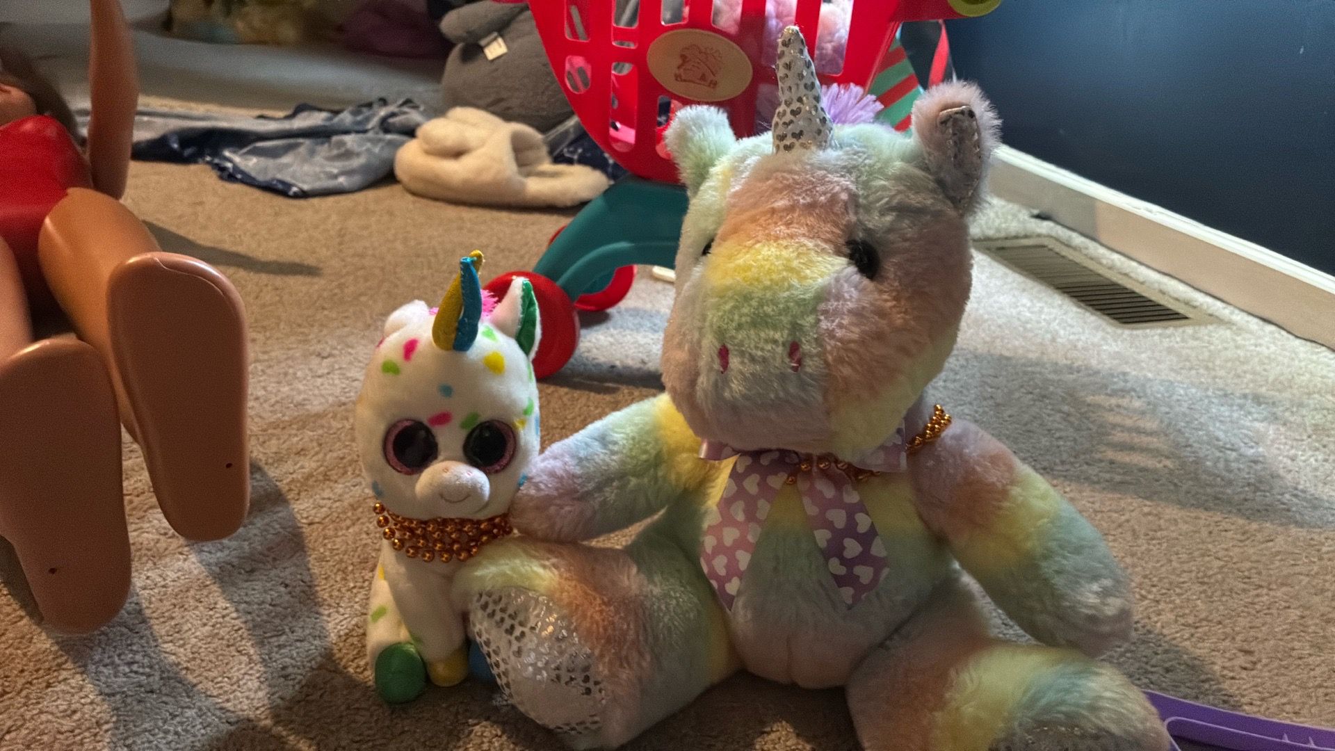 2cute necklaces and stuff toys for a cute bf and gf