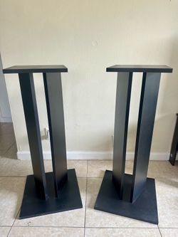 Studio Monitor Speaker Stands (Pair) + Isolation Foam Pads – Excellent Condition