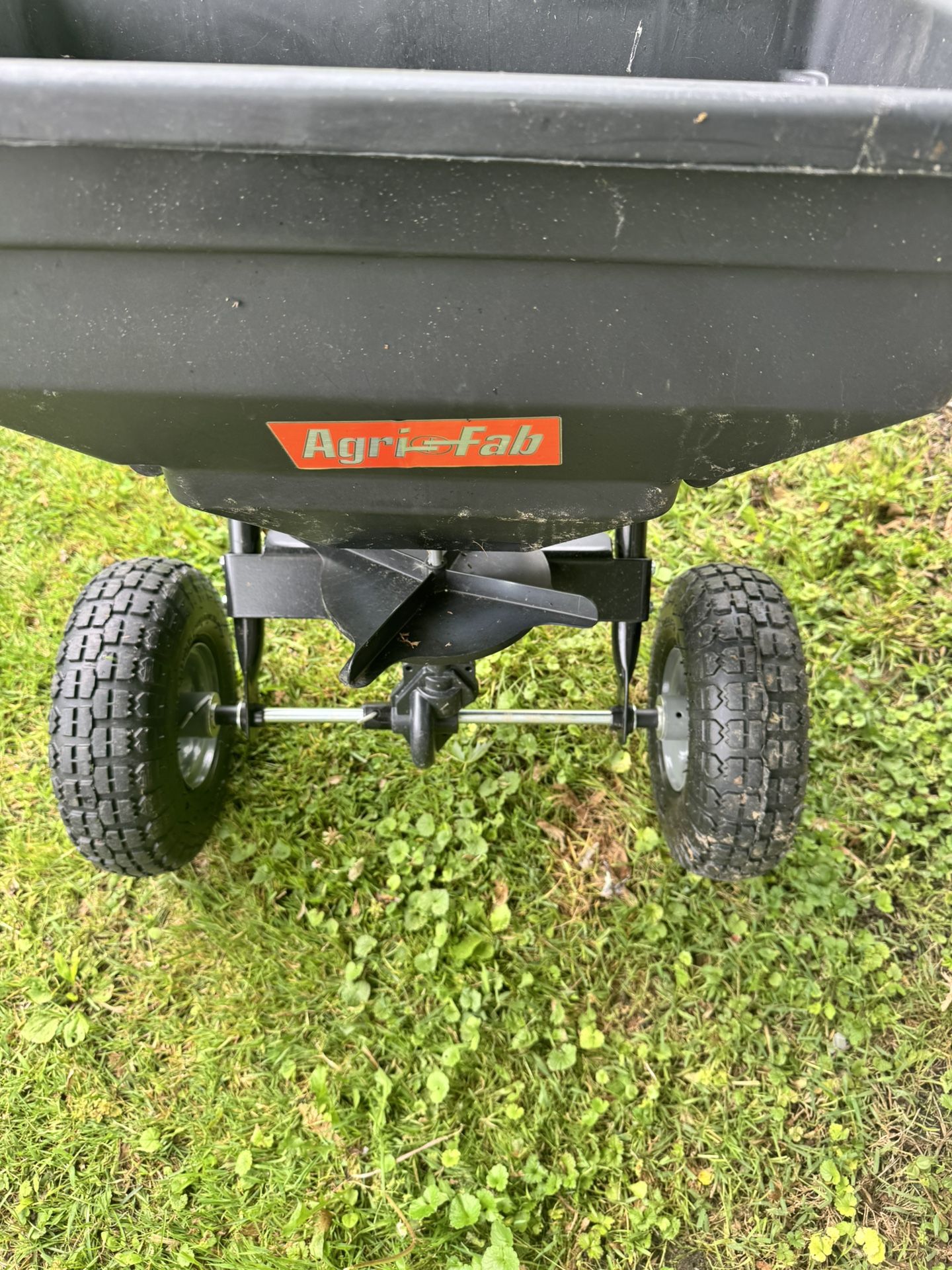 Agri-Fab 85 lb. Tow Behind Broadcast Spreader $50