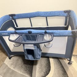 Bedside crib/Cuna para bebé.