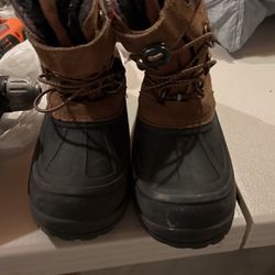Snow boots Boys Size 3
