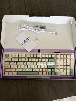 Full size mechanical keyboard: Elecfox Lumi 101