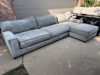 Oversized Sectional Sofa with Chaise – Needs cleaning