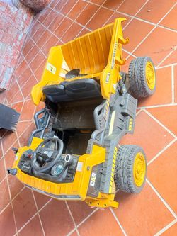 Power wheel dump truck