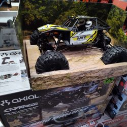 Axial Capra 4WS UTB18 1/18 Scale RC Trail Buggy
